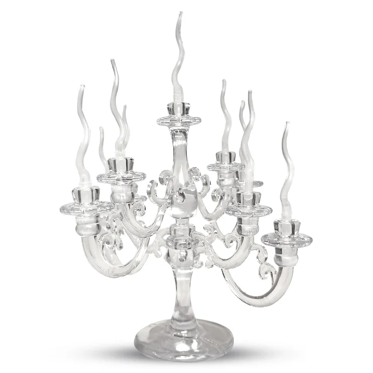 شمعدان روی کیک